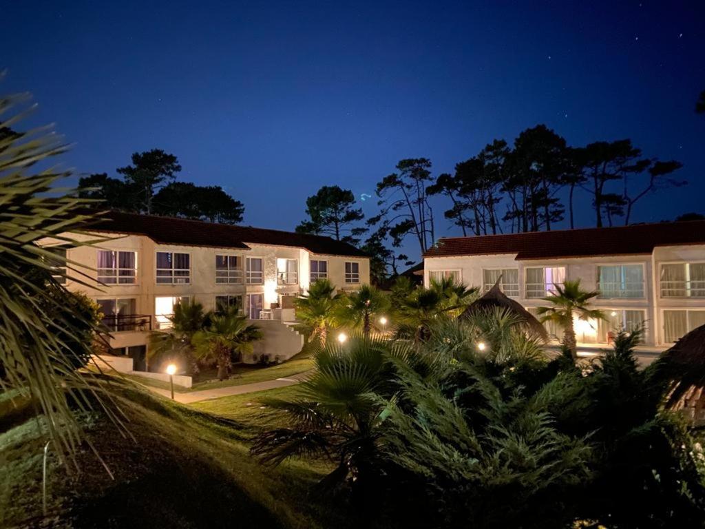 Punta Del Este Arenas Hotel Chihuahua Exterior photo